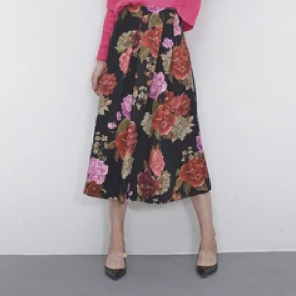 Zara Dresses & Skirts - Zara Midi Floral Skirt